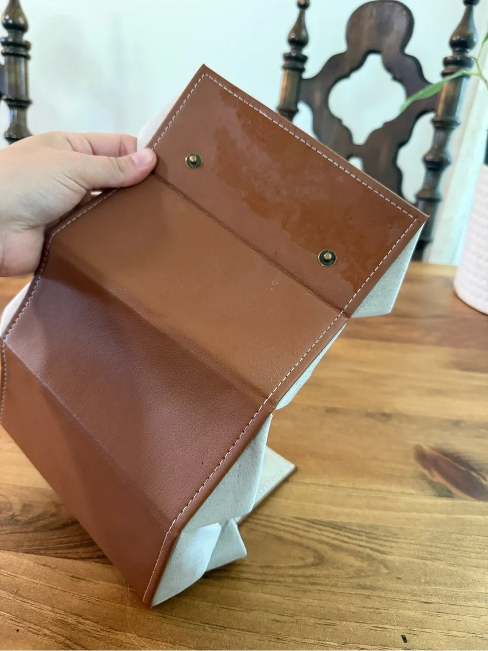 Hanging 6-Pocket Foldable Organizer in Light Gray perfect for sunglasses